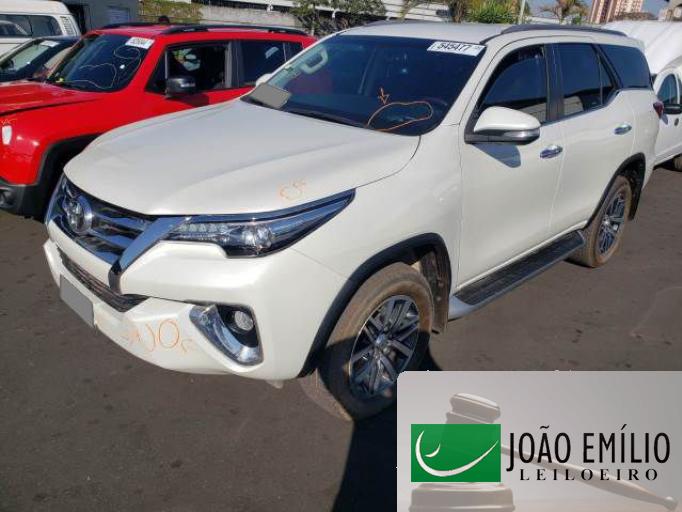 TOYOTA HILUX SW4 16/16