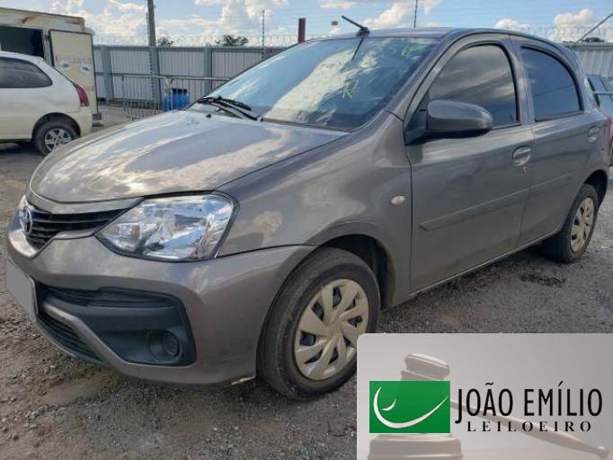 TOYOTA ETIOS 18/18