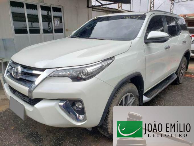 TOYOTA HILUX SW4 19/19