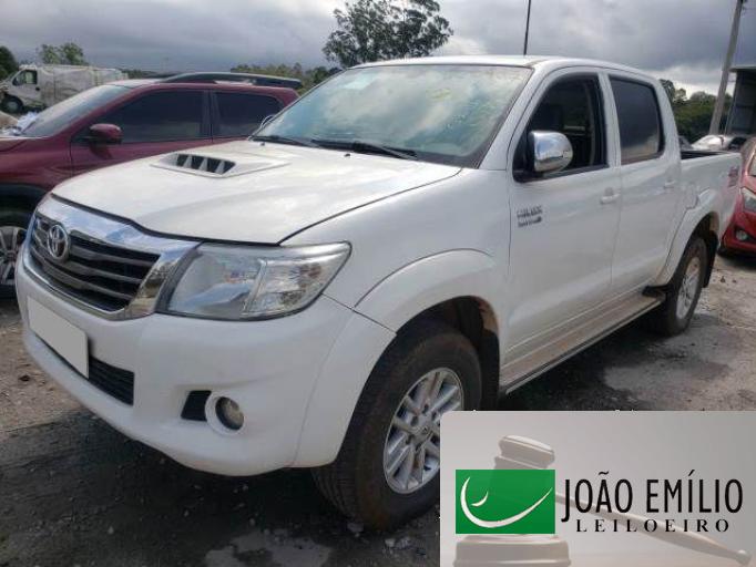 TOYOTA HILUX CD 15/15